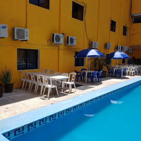 Hotel Arcos Del Parque Acayucan ภายนอก รูปภาพ