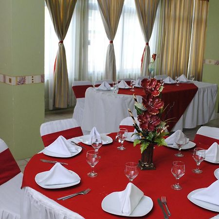 Hotel Arcos Del Parque Acayucan ภายนอก รูปภาพ