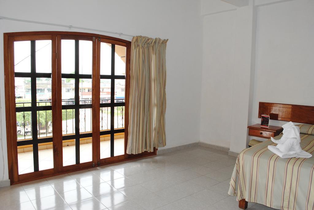 Hotel Arcos Del Parque Acayucan ภายนอก รูปภาพ