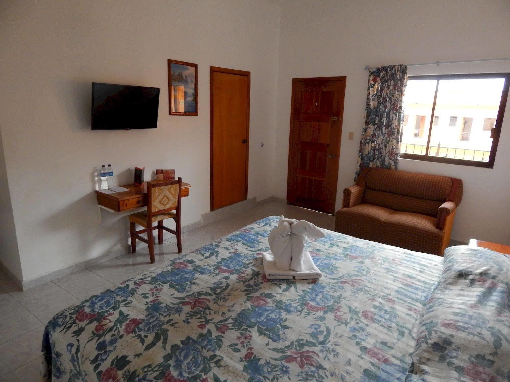 Hotel Arcos Del Parque Acayucan ภายนอก รูปภาพ