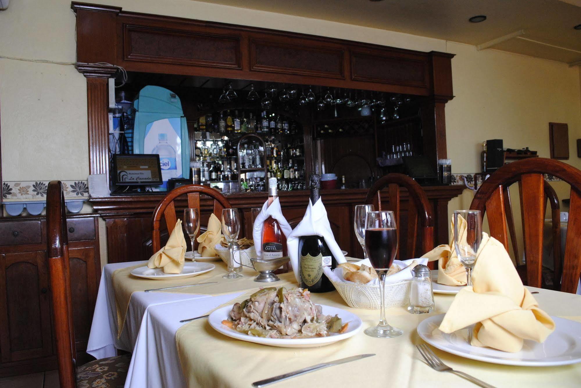Hotel Arcos Del Parque Acayucan ภายนอก รูปภาพ