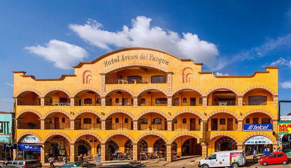 Hotel Arcos Del Parque Acayucan ภายนอก รูปภาพ
