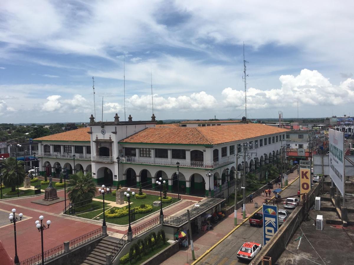 Hotel Arcos Del Parque Acayucan ภายนอก รูปภาพ