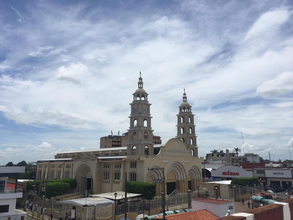 Hotel Arcos Del Parque Acayucan ภายนอก รูปภาพ
