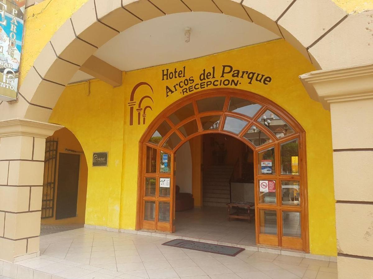 Hotel Arcos Del Parque Acayucan ภายนอก รูปภาพ