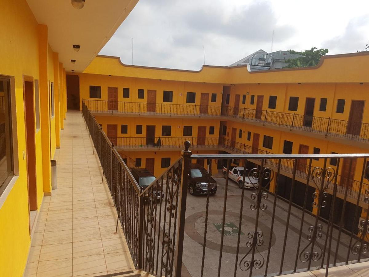 Hotel Arcos Del Parque Acayucan ภายนอก รูปภาพ