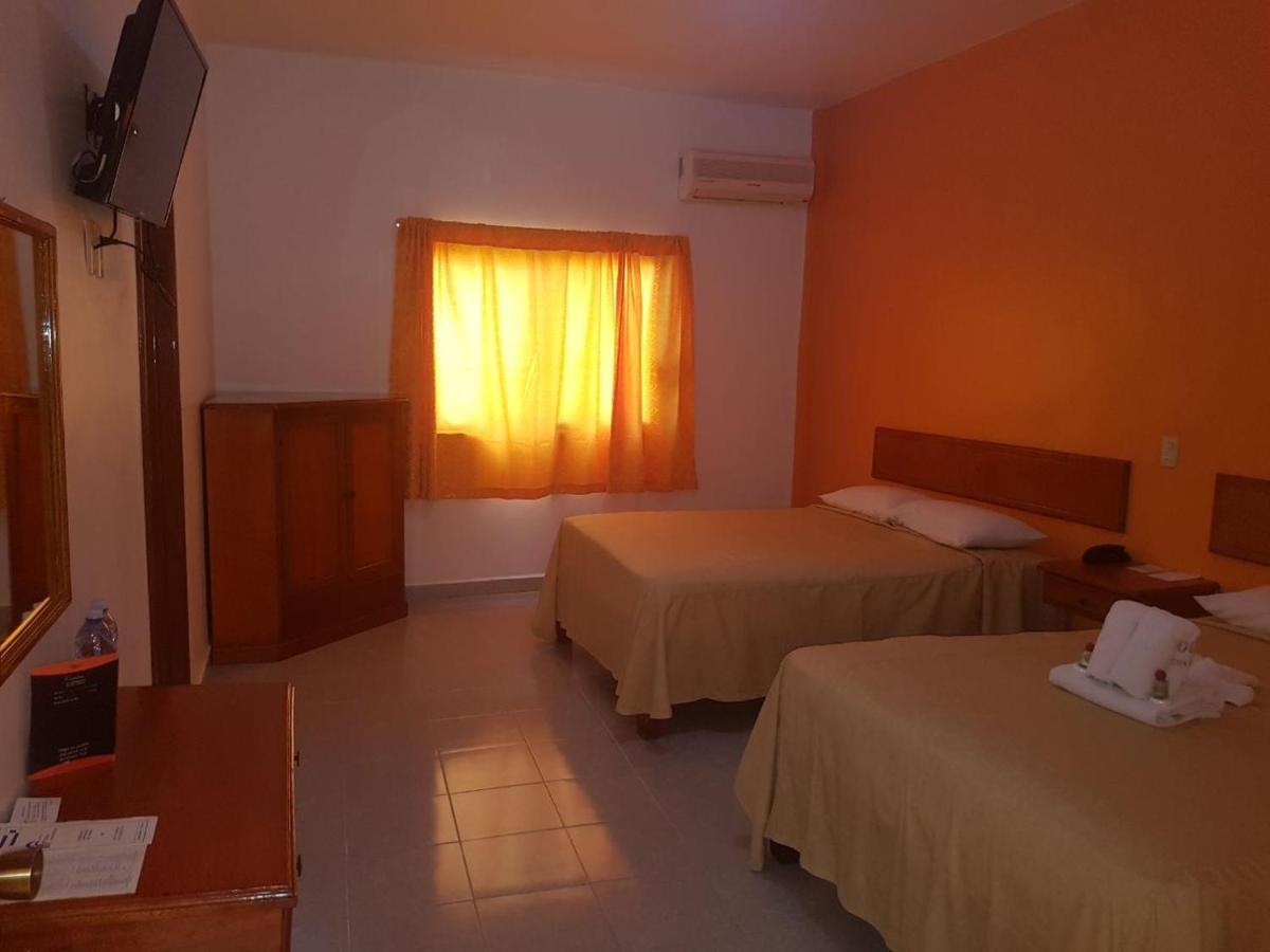 Hotel Arcos Del Parque Acayucan ภายนอก รูปภาพ