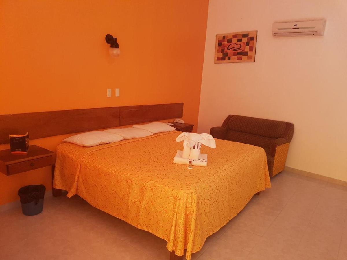 Hotel Arcos Del Parque Acayucan ภายนอก รูปภาพ