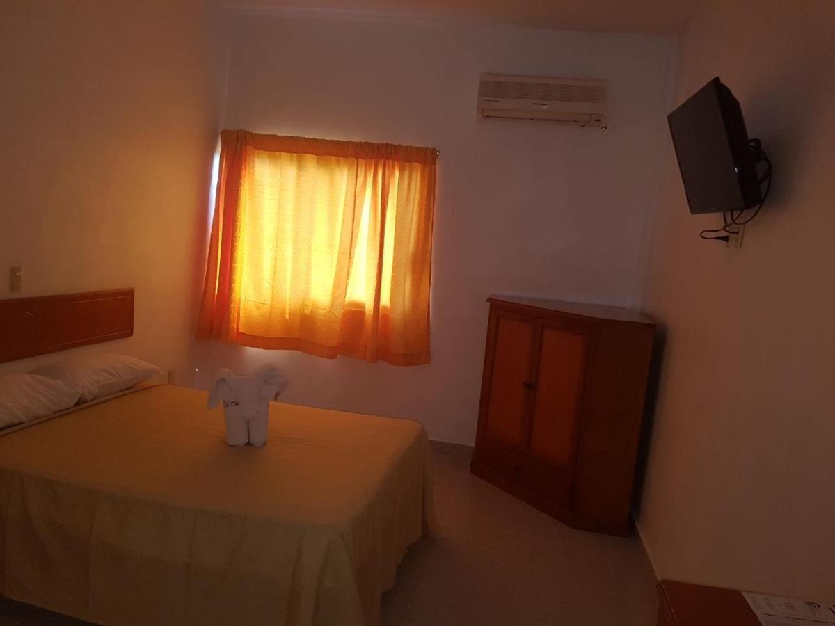 Hotel Arcos Del Parque Acayucan ภายนอก รูปภาพ